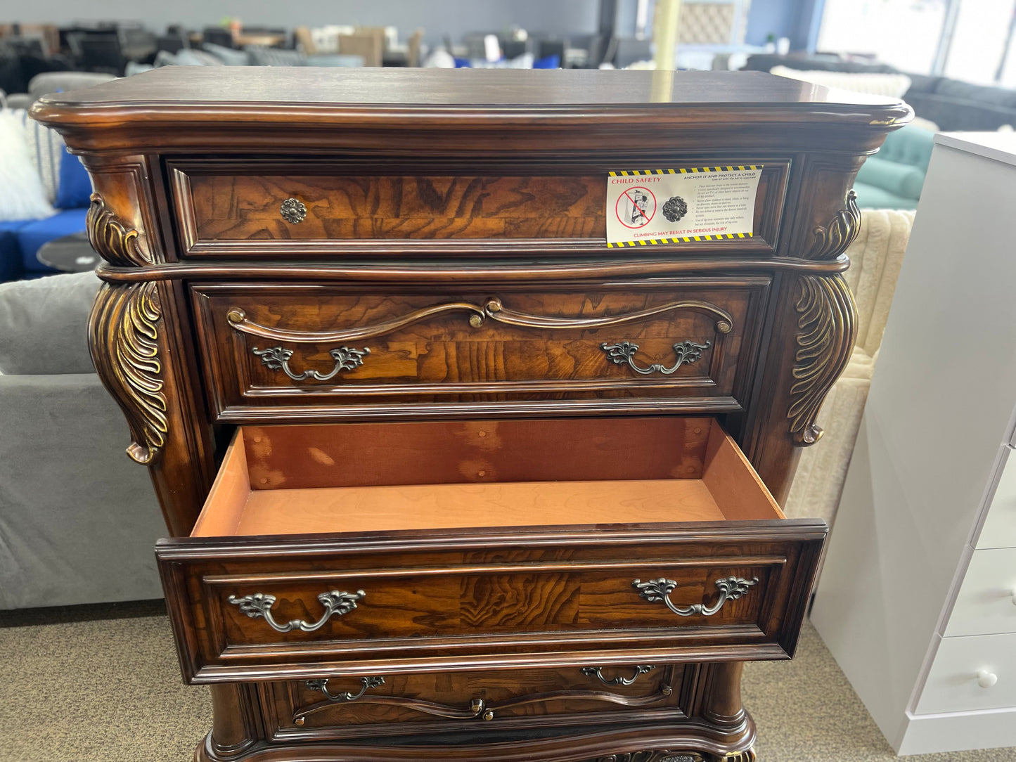 CLEARANCE - 5PC KING VICTORIAN STYLE BED