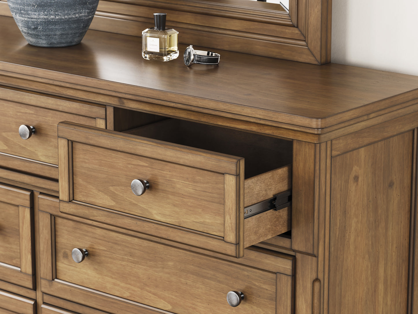 FEDDINGER STORAGE PANEL BEDROOM SET