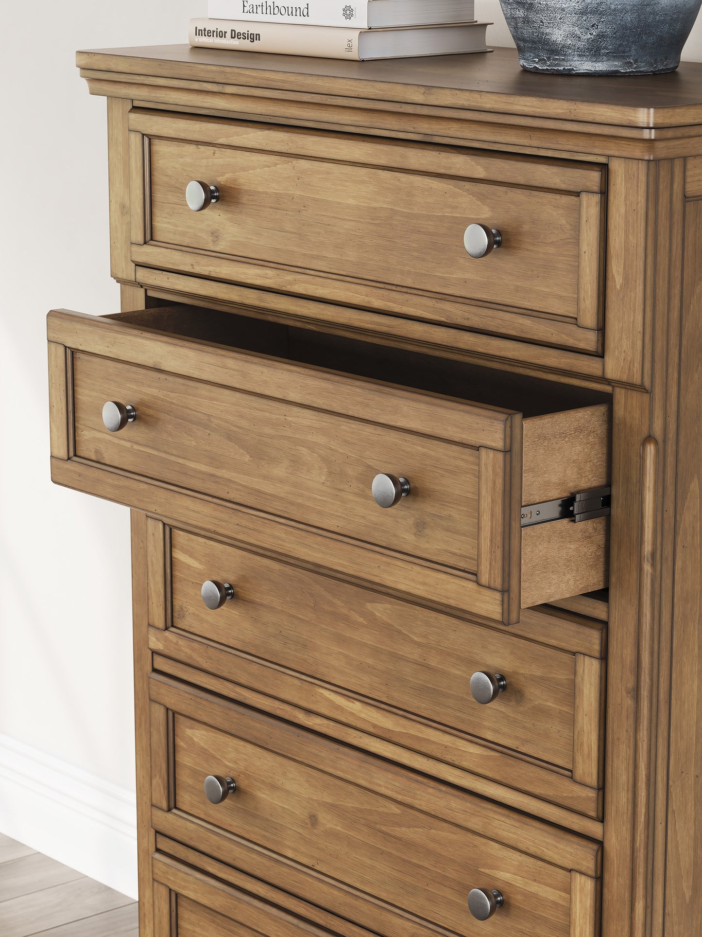 FEDDINGER STORAGE PANEL BEDROOM SET