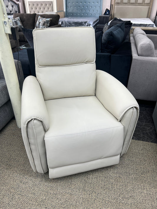FLOOR SAMPLE - POWER RECLINER